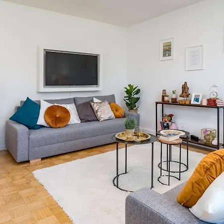 1og Mitte Schoene 2-zimmer City Naehe Salzburg Apartment Freilassing